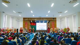 Bệnh viện Việt – Hàn Đà Nẵng kỷ niệm 71 năm Ngày Thầy thuốc Việt Nam, vinh danh đội ngũ y, bác sĩ tiêu biểu