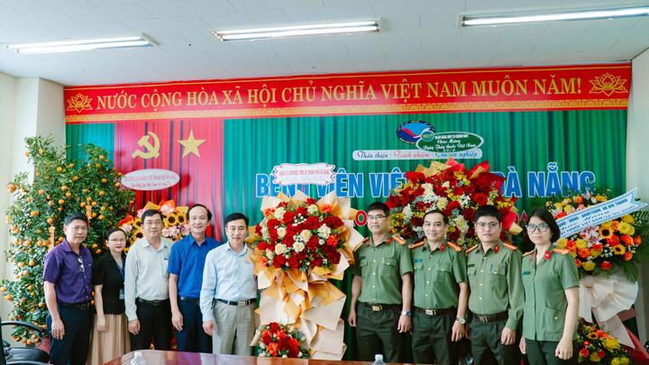 Bệnh viện Việt – Hàn Đà Nẵng trân trọng cảm ơn các cơ quan, đơn vị đến thăm và chúc mừng nhân kỷ niệm 71 năm Ngày Thầy thuốc Việt Nam (27/2)