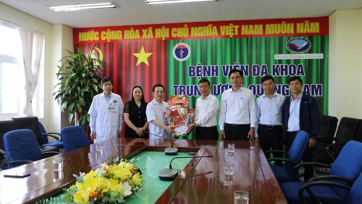 Các đơn vị thăm, chúc Tết Bệnh viện, sẻ chia cùng người bệnh khó khăn