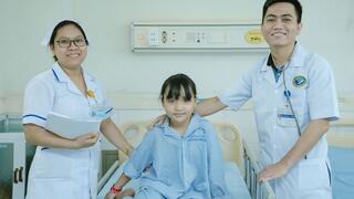 Phẫu thuật tán sỏi thận siêu nhỏ cứu bệnh nhi 9 tuổi