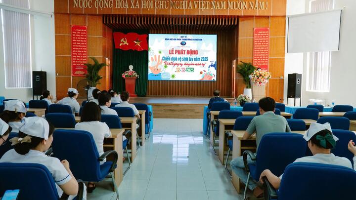 Bệnh viện phát động Chiến dịch Vệ sinh tay năm 2025: “Có thể là găng tay. Nhưng luôn phải vệ sinh tay”