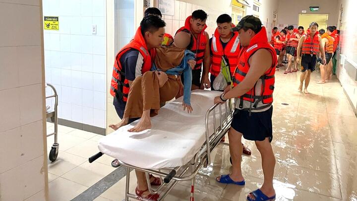 Bộ Y tế yêu cầu: Cơ sở y tế khu vực miền Trung sẵn sàng cấp cứu cho nạn nhân do